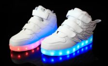 Compra y usa de inmediato las Zapatillas con Luces LED , Los niños sera felices
